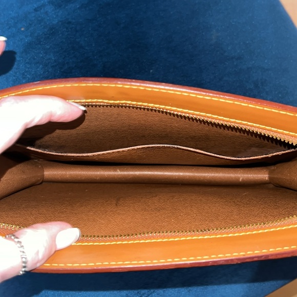 Louis Vuitton Brown Epi Pochette Homme - Picture 11 of 12